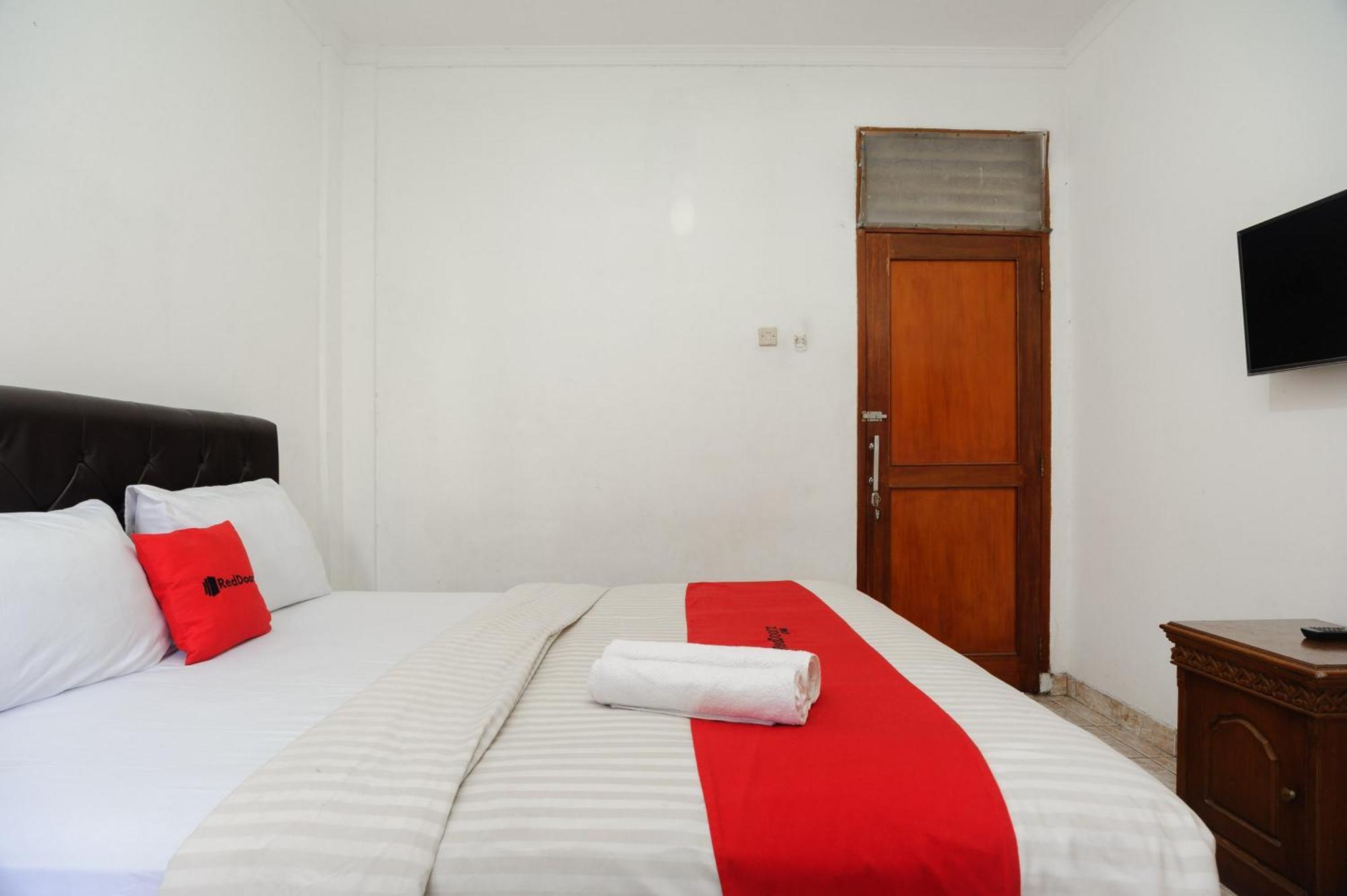 Reddoorz Syariah Near Aeon Mall Tanjung Barat Джакарта Экстерьер фото
