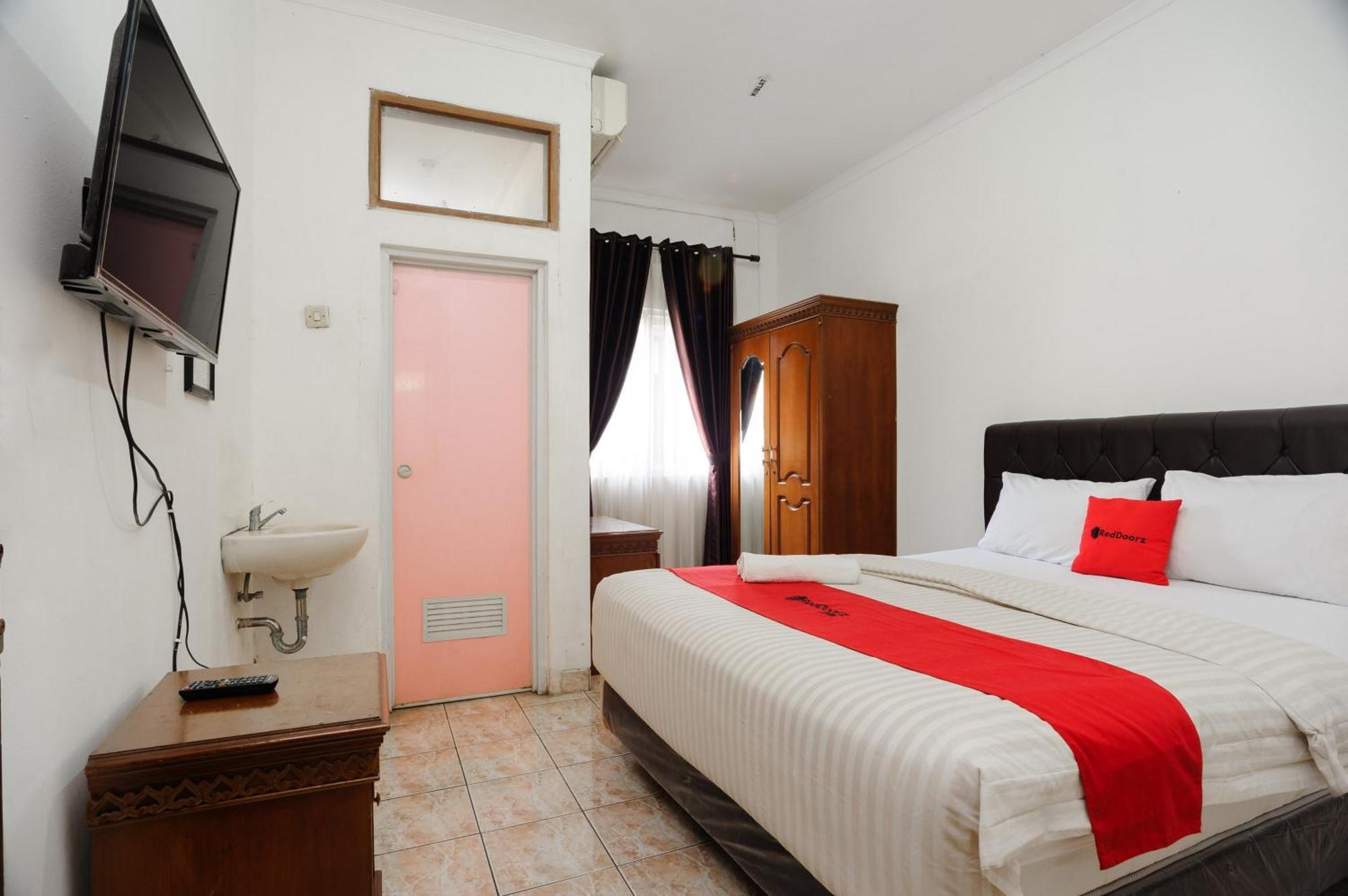 Reddoorz Syariah Near Aeon Mall Tanjung Barat Джакарта Экстерьер фото