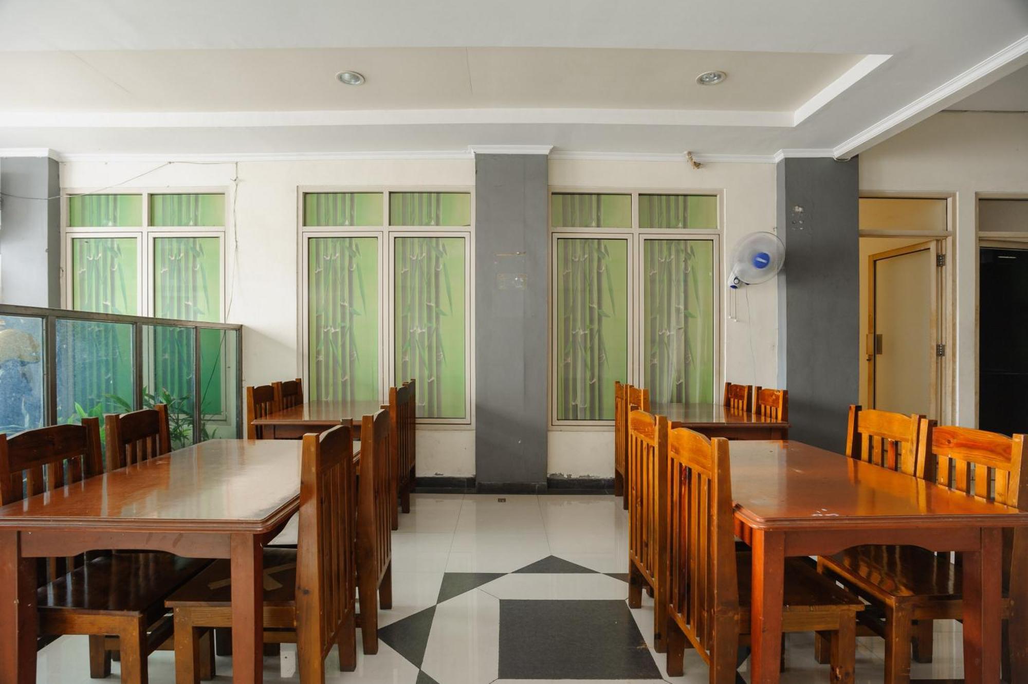 Reddoorz Syariah Near Aeon Mall Tanjung Barat Джакарта Экстерьер фото